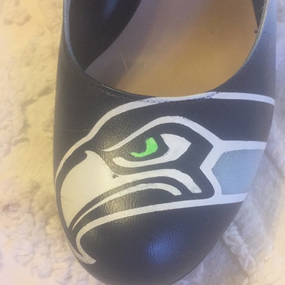 Franco Sarto Seattle Seahawks airbrushed heels - Picture 2 of 4